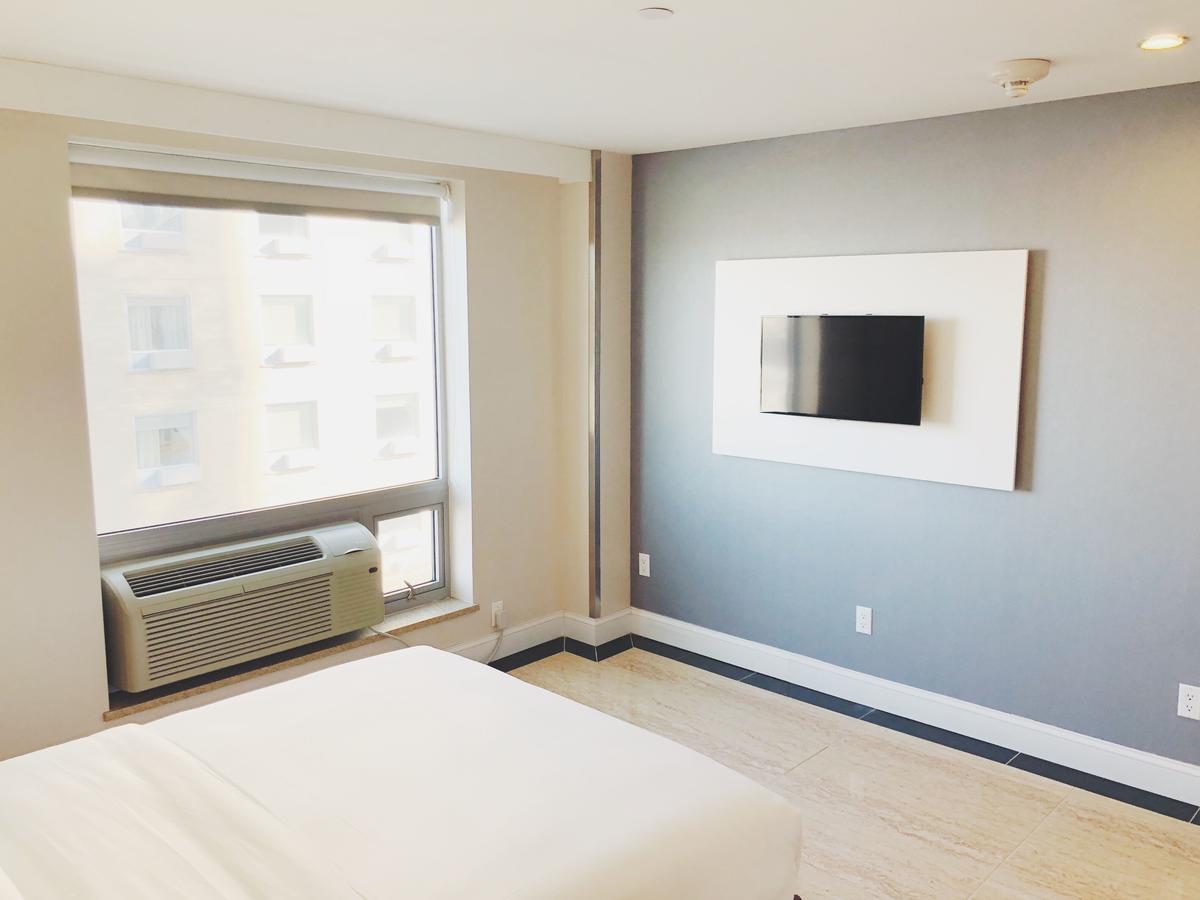 Mayfair Inn And Suites New York Exterior photo