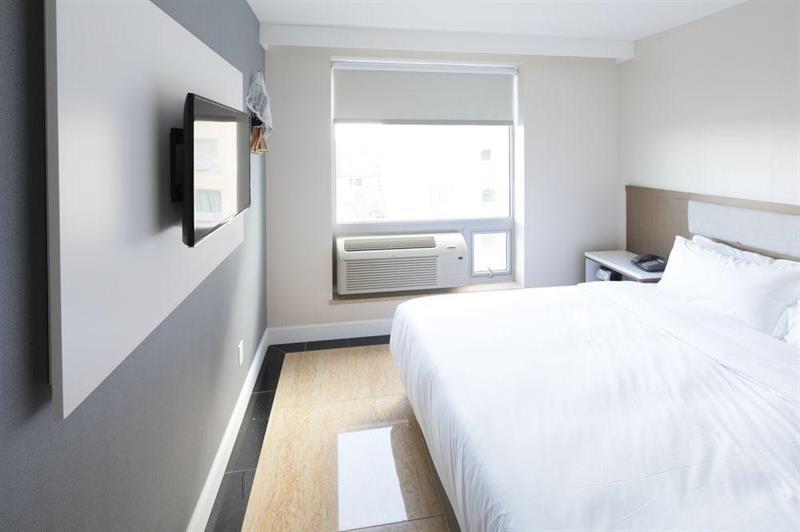 Mayfair Inn And Suites New York Exterior photo